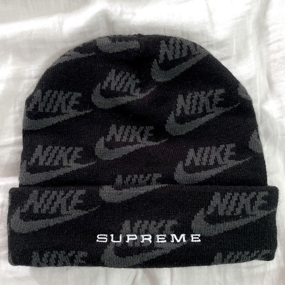 Supreme Nike collab beanie